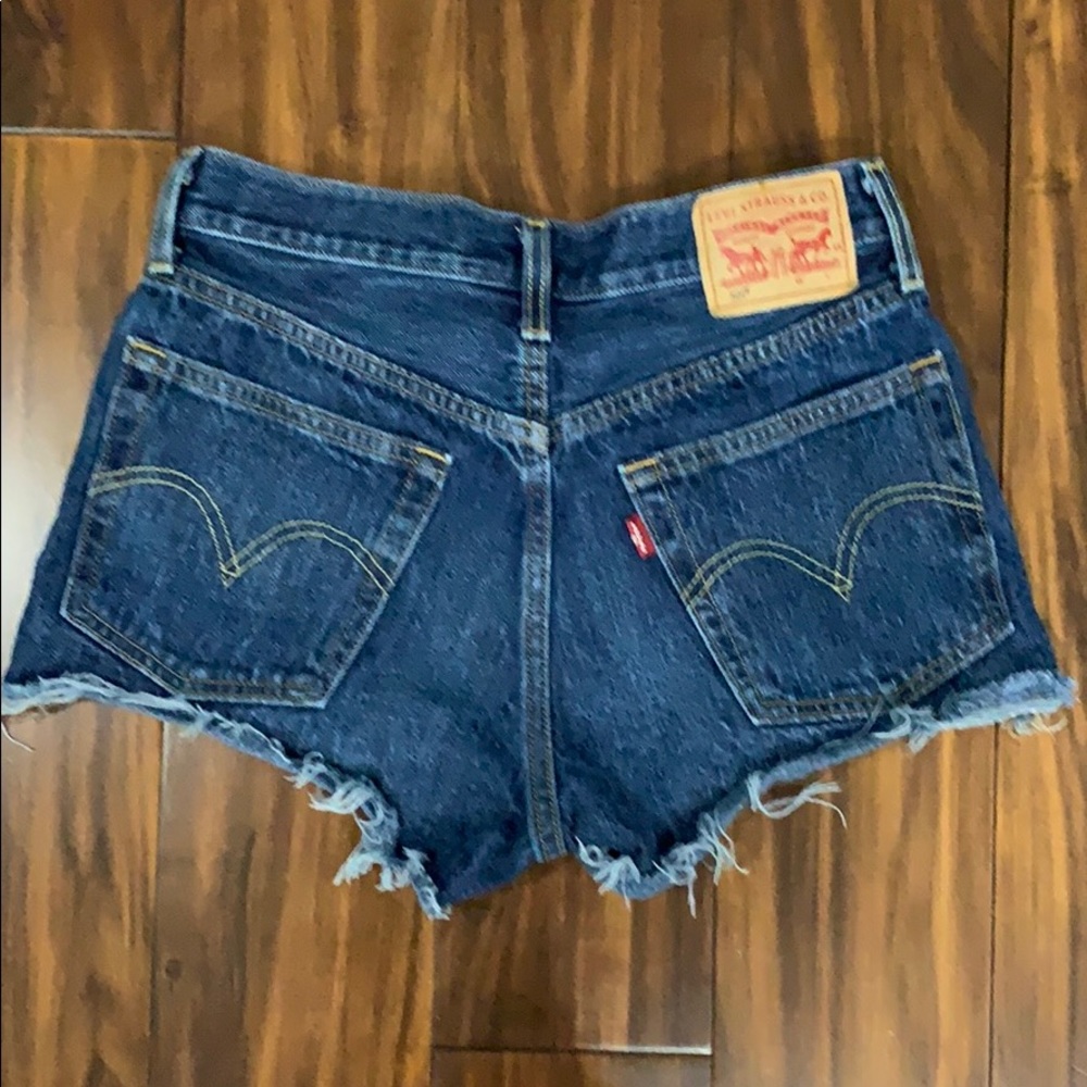 Like New Levi’s button fly shorts size 25 - Picture 3 of 6